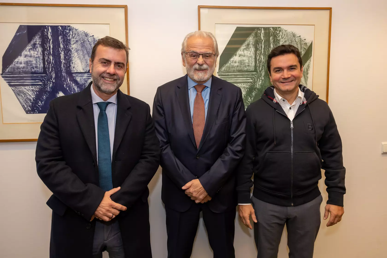 Ministro do Turismo busca ampliar conectividade aérea durante participação na ITB Berlim