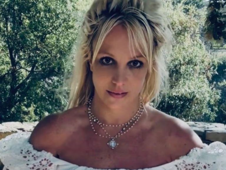 BRITNEY SPEARS ESTÁ INSTÁVEL MENTALMENTE E PODE FALIR, AFIRMA SITE