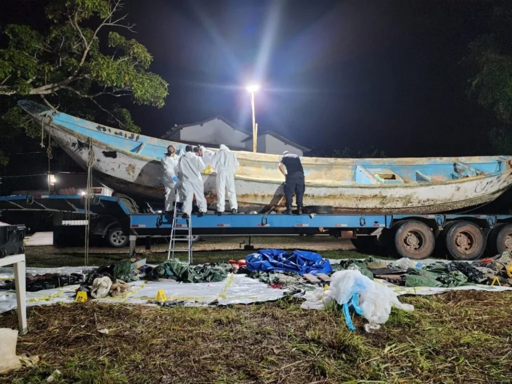 Náufragos da embarcação encontrada no mar, em Bragança, serão sepultados nesta manhã