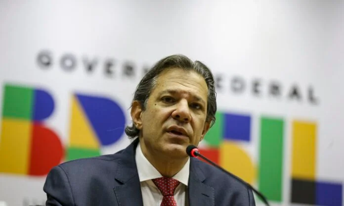 Desoneração traz risco de nova reforma da Previdência, diz Haddad